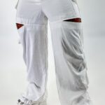 Calça Detalhe Aberto Lateral